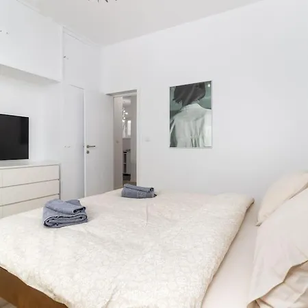 A Perfect Escape In The Heart Of Apartment